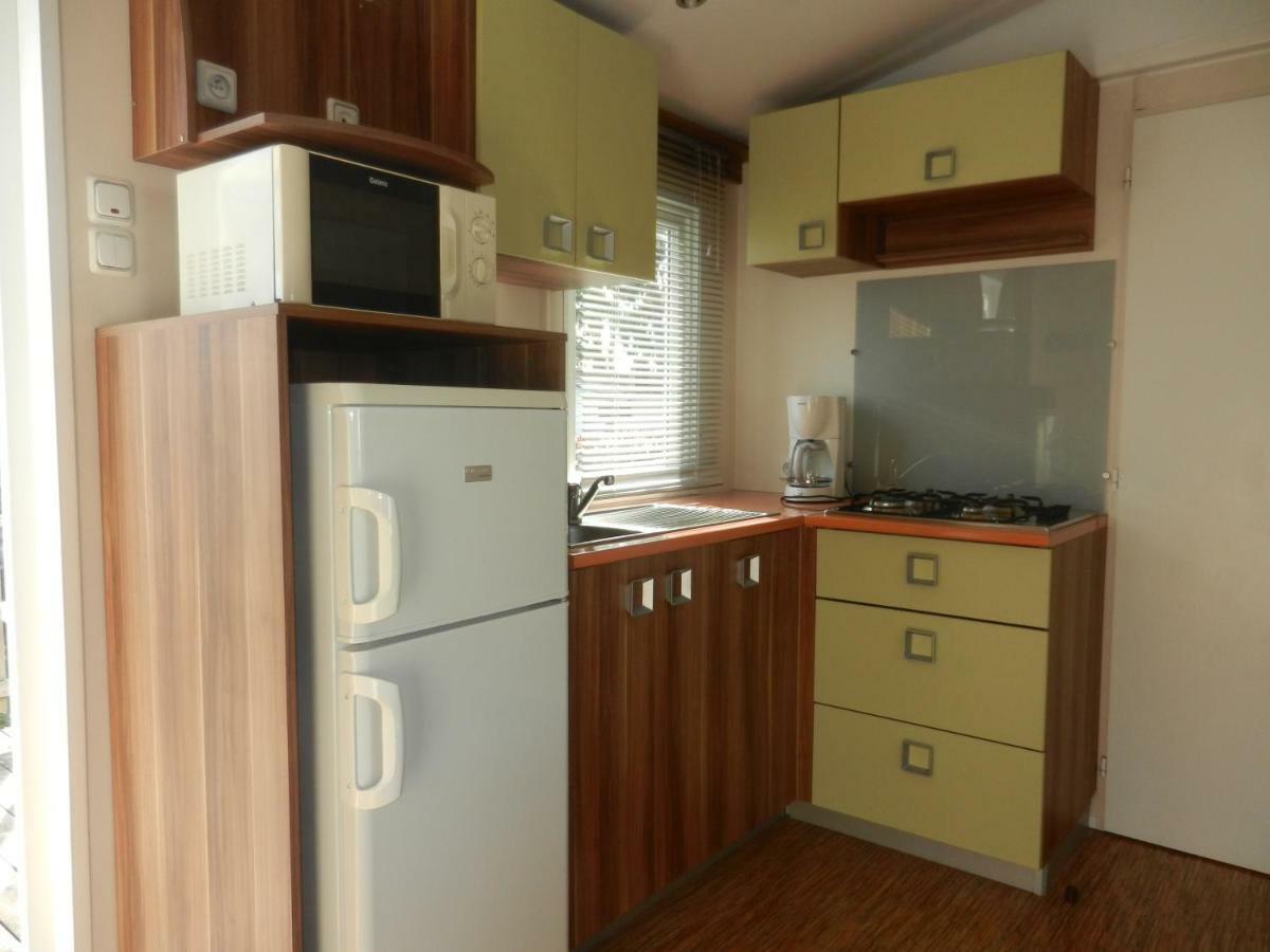 Mareva37 Guest House Trogues ภายนอก รูปภาพ